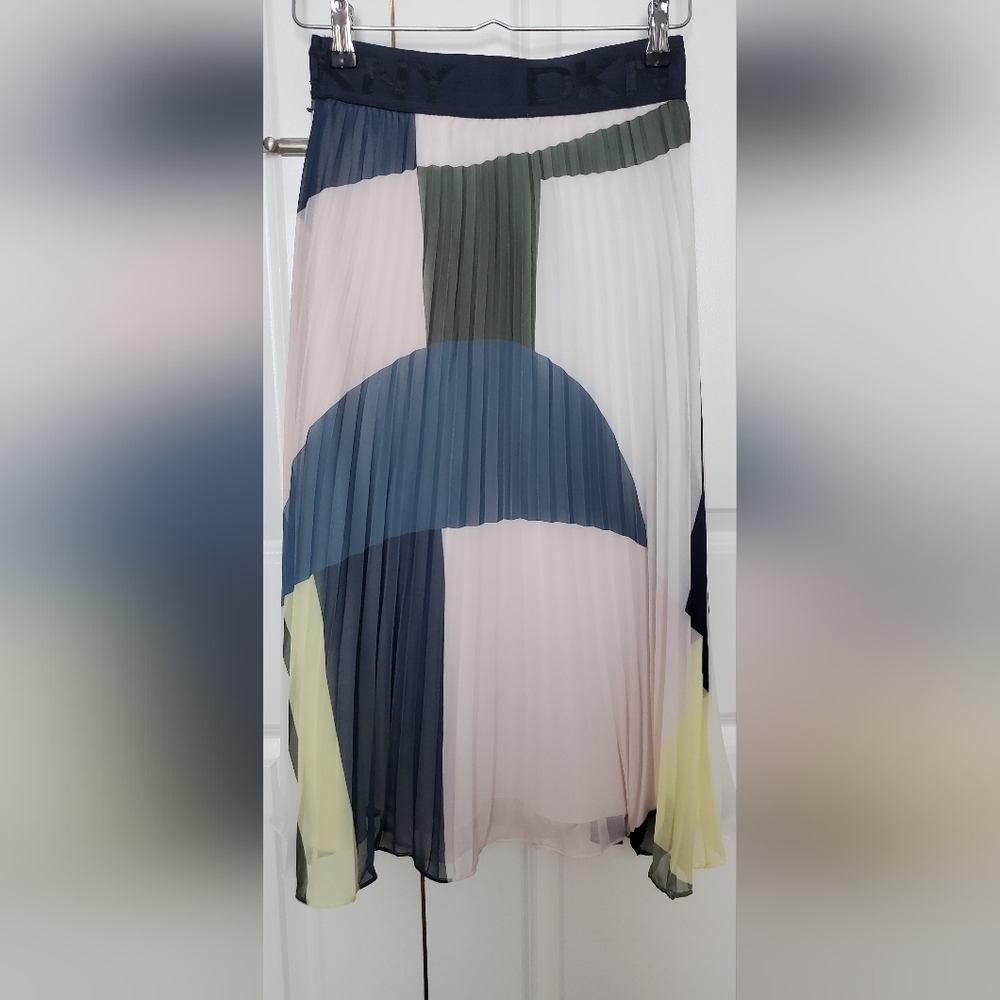 DKNY Printed Pleated Skirt